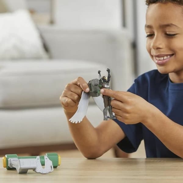 Figuuri, jossa liikkuvat raajat Hasbro Halcón Milenario