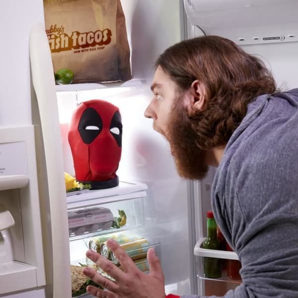 Interaktivt Deadpool-huvud, rör sig och talar, dedikerad app, samlarobjekt för vuxna, 600+ ljud och fraser på engelska, Marvel