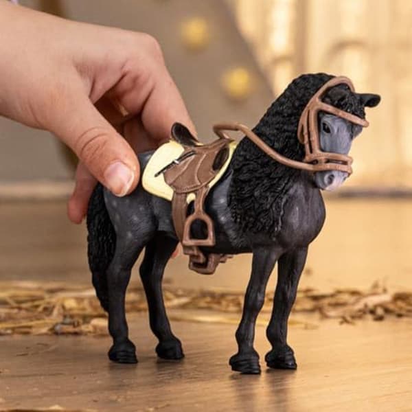 Figurine - SCHLEICH - Spansk fullblodshingst - 3 delar - Flerfärgad - Från 5 år