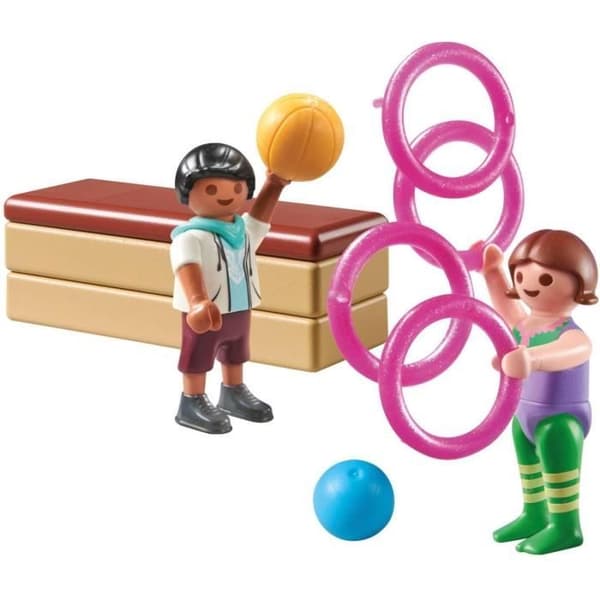 Två barn med gymnastikmaterial