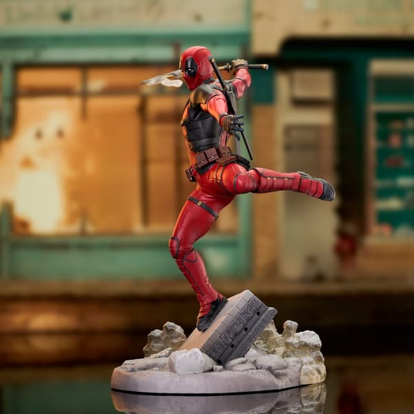 Marvel Deadpool &#38; Wolverine Deadpool figure 25cm