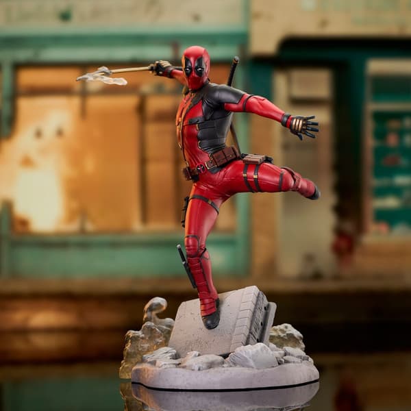 Marvel Deadpool &#38; Wolverine Deadpool figure 25cm