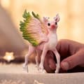 Miniatyrbild 2 av 2: Figur - SCHLEICH - Magisk Babyhjort - Flerfärgad - 5 x 6 x 10 cm - Från 5 år