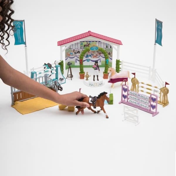 Ridturnering mellan vänner, schleich box set med 86 element ingår inklusive 1 schleich häst och 2 karaktärer, figurbox set
