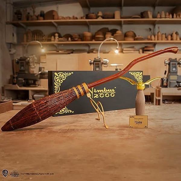 Replika - CINEREPLICAS - Nimbus 2000 Junior - Skala 1:2 - Officiell licens - Inkluderar Guldmyran