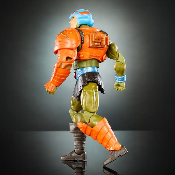 Masters of the Universe New Eternia Man-At-Arms figure 17cm