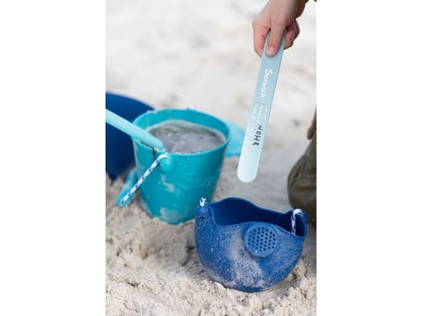 Scrunch-watering-can - midnatsblå