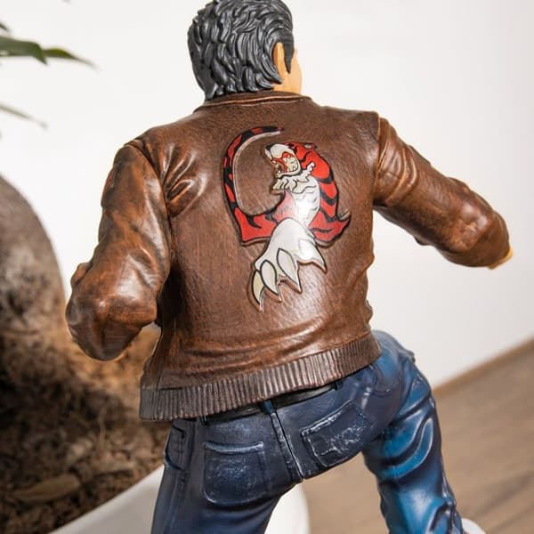 Miniatyrfigur - Numskull miniatyrfigur - NS3257 - Sega Shenmue Ryo Hazuki Samlarfigur 28 cm