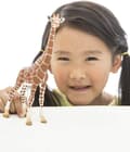Miniatyrbild 3 av 4: Kvinnlig savanngirafffigur, SCHLEICH 14750 Vilda liv, från 3 år gammal