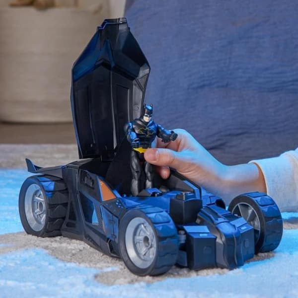 BATMAN - BATMOBILE RC 1-20 + Batman 10 CM actionfigur