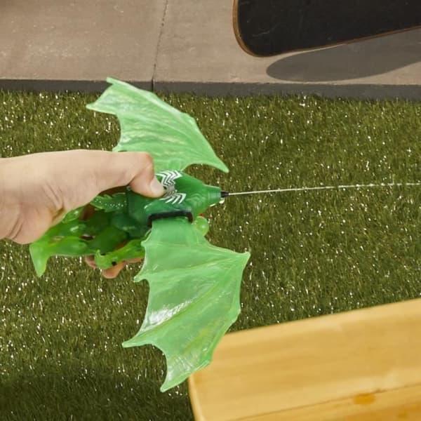 Green Symbiote Hydro-Wings Box Set, 10 cm figur med fordon, superhjälteleksak för barn från 4 år