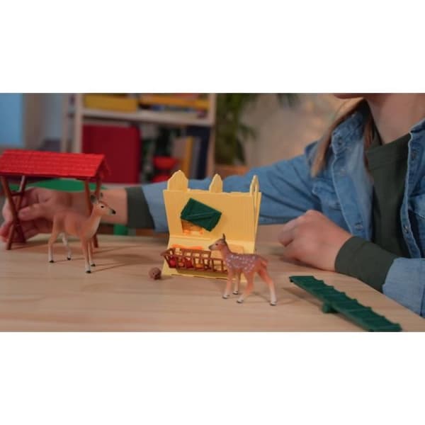 Schleich 42658 Farm World Skovdyrehytte, til børn fra 3 år
