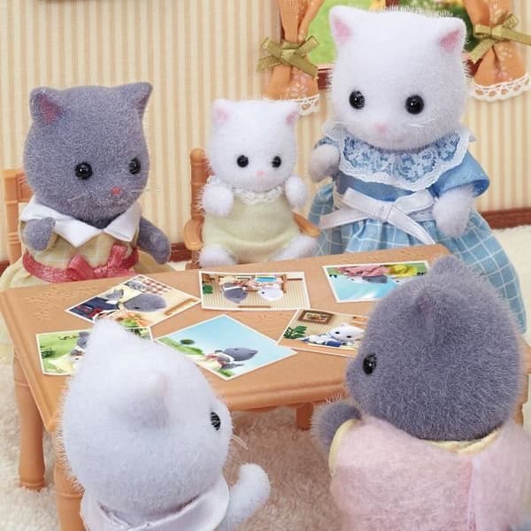 Miniuniversum - SYLVANISKA FAMILJER - Baby perserkatt - Gul - Blandat - 3 år+