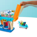 Pikkukuva 2 / 8: Fisher-Price Little People Everyday Adventures Airport -lelusetti taaperoille, lentokone ja 3 leikkipalaa