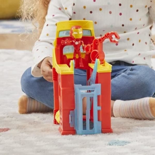 Iron Manin Hämähäkkimiehen Päämaja, Ikä 3+, Hämähäkkimies ja Hänen Upeat Ystävänsä