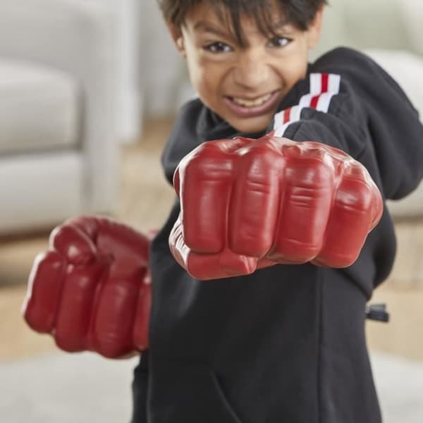 Marvel Avengers Captain America: Brave New World Röd Hulk Smashing Fists Maskeradleksak