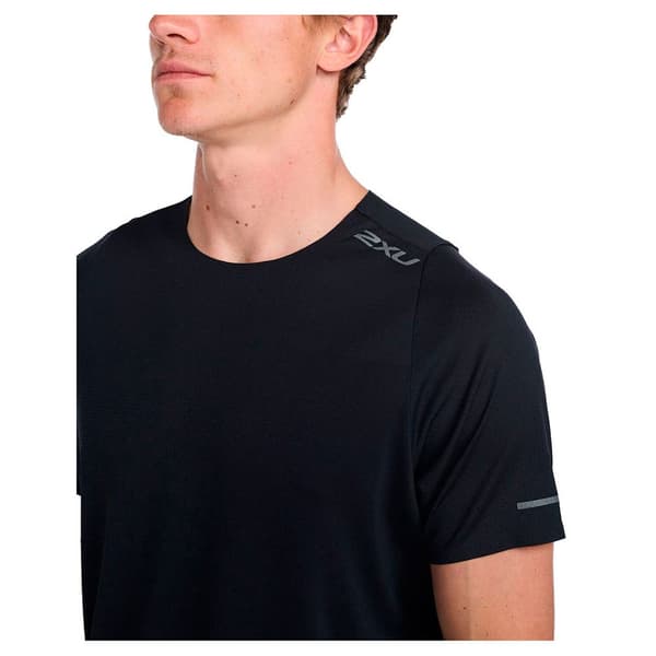 2xu Kortärmad T-shirt Light Speed Tech Svart XL Man
