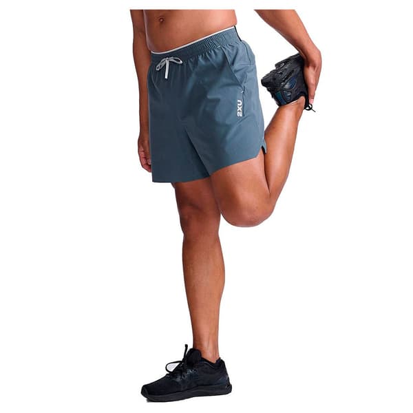 2xu Shorts Motion 6 Inch Blå S Man