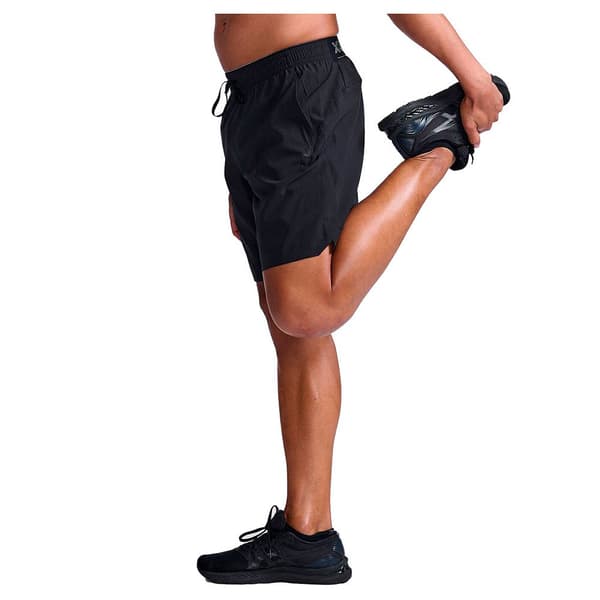 2xu Shortsit Motion 8 Inch Musta S Mies