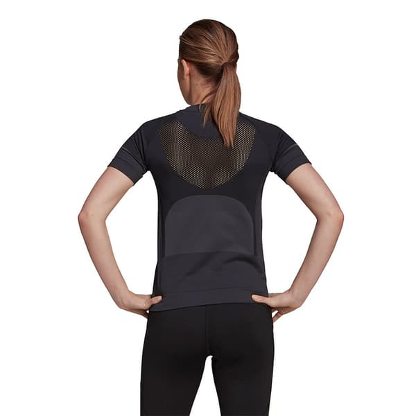 Adidas Kort Ärm T-shirt Primeknit Svart M Kvinna