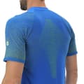 Miniatyrbild 6 av 9: Uyn Kortärmad T-shirt Running Exceleration Aernet Blå 2XL Man