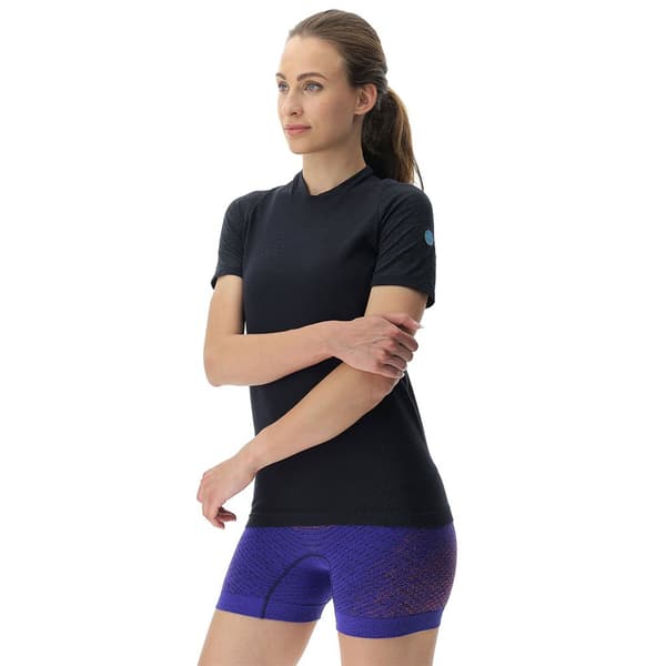 Uyn Kortärmad T-shirt Running Exceleration Svart XS Kvinna