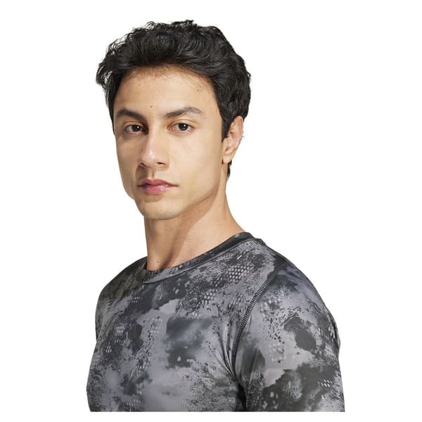 Adidas Tech-fit Aop T-shirt Med Korta ärmar M Man