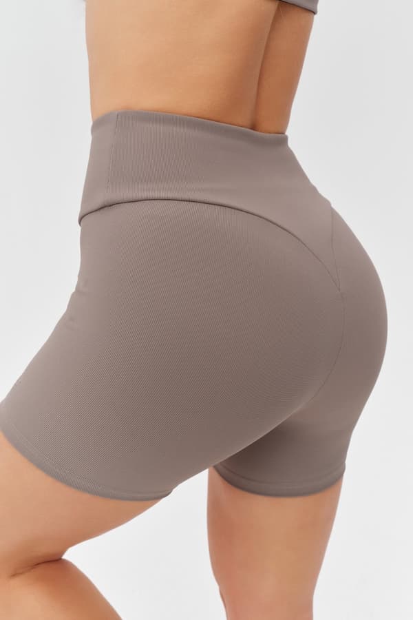 Rough Radical Wellness andningsbara träningsshorts för fitness