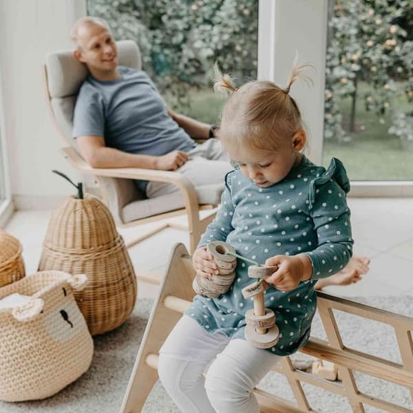 Montessori-kiipeilyteline lapsille – Taaperoiden kiipeilykolmio – Kehittävä puulelu lapsille