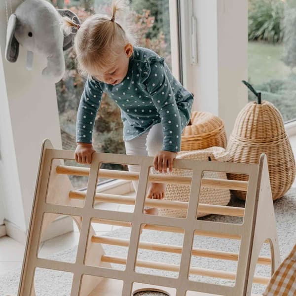 Montessori-kiipeilyteline lapsille – Taaperoiden kiipeilykolmio – Kehittävä puulelu lapsille