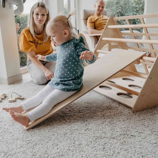 Montessori-kiipeilyteline lapsille – Taaperoiden kiipeilykolmio – Kehittävä puulelu lapsille