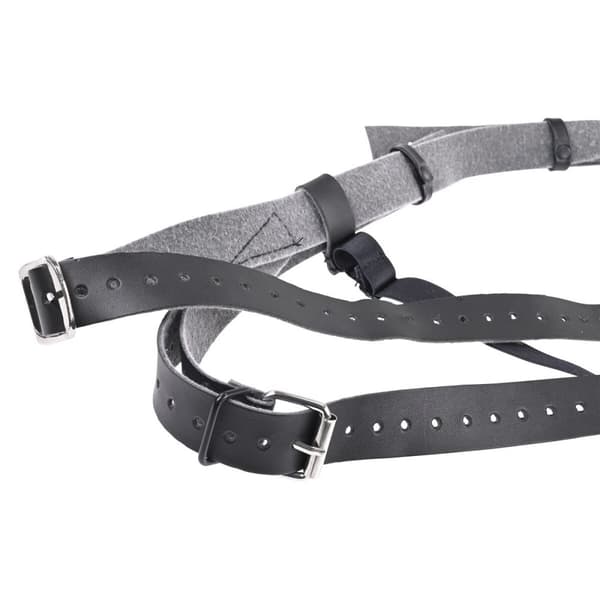 New Comers Strap Sportsheets Svart
