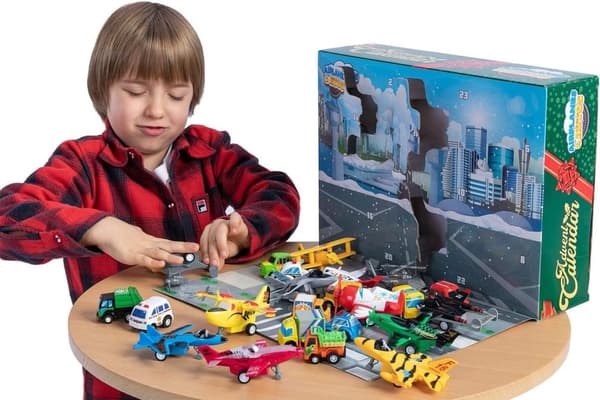 Advent Calendars 2022 Lelu lapsille, autot ja lentokoneet / Autot lentokoneet