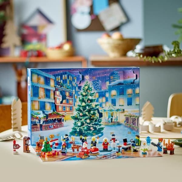 LEGO® City 60381 Adventskalender 2023 - LEGO - 24 presenter inklusive tomte och minifigurer av renar