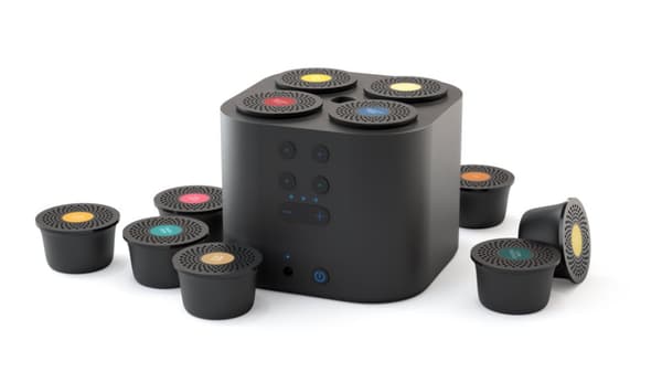 MOODO SMART AROMA DIFFUSER BLACK PLUG INCL KAPSELISARJA - on ainutlaatuinen älykäs aromihajotin, jonka avulla voit mukauttaa tuoksuja makuun, mielial