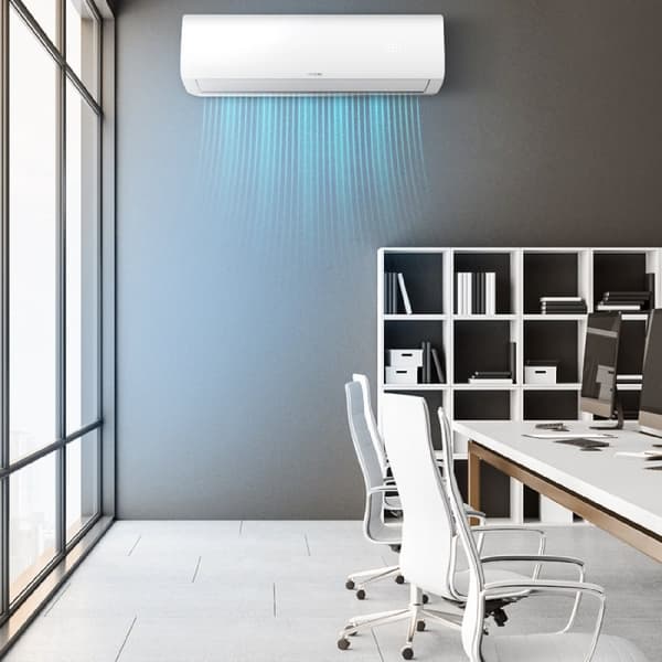 Cecotec 12000-BTU split air conditioner with heat pump, remote control, and LED display.
