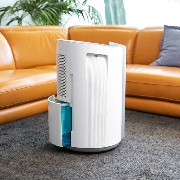 Cecotec 20L/day dehumidifier with 4.5-litre removable tank and Wi-Fi control. 250 m3 coverage area, LED display, touch control, 12-hour timer and 2 s