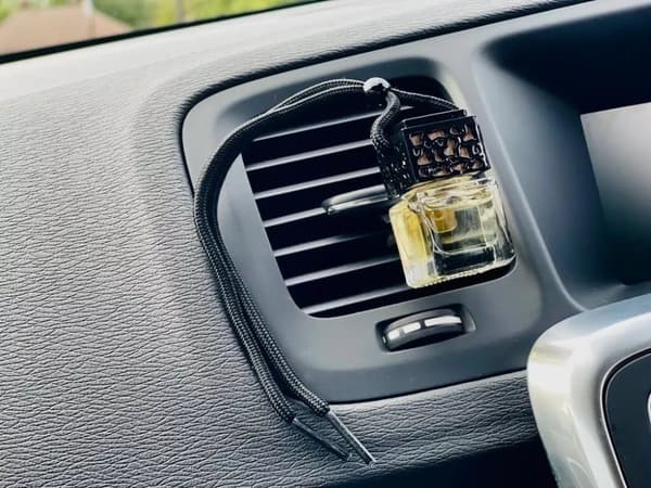 LEMONGRASS & GINGER Car Diffuser Air Freshener - Air Vent Clip Included