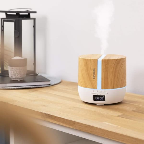Cecotec Aroma diffuser with 500-ml tank, display, speakers and Bluetooth control.
