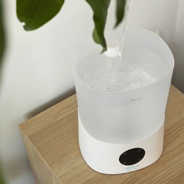 Cecotec 260-ml/h water humidifier for 40 m² and 3.2-litre tank. Display, remote control, touch control, 3 speed settings, timer, and adjustable humid
