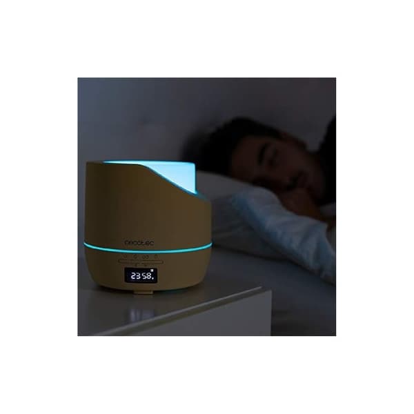 Cecotec Aroma diffuser with 500-ml tank and display.