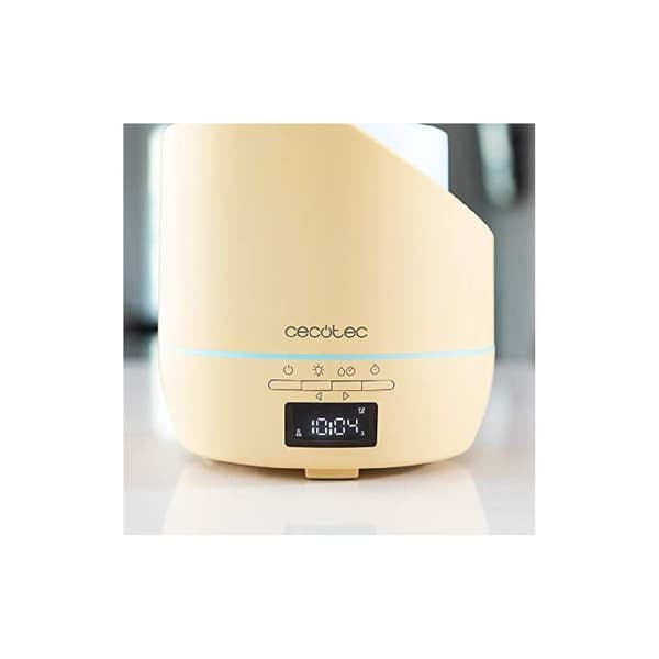 Cecotec Aroma diffuser with 500-ml tank and display.