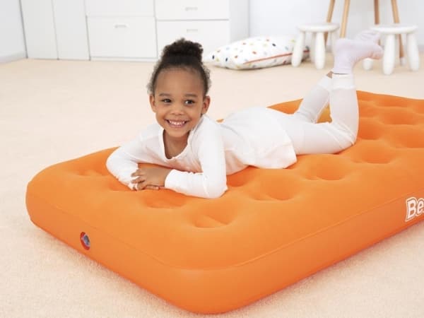 Bestway Bestway oppblåsbar barnemadrass 158x89cm 67918