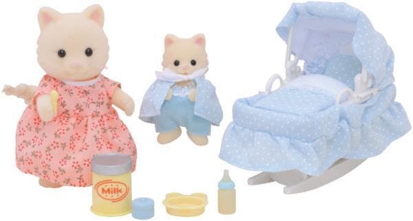Sylvanian Newborn with Mom and layette 4333 p6