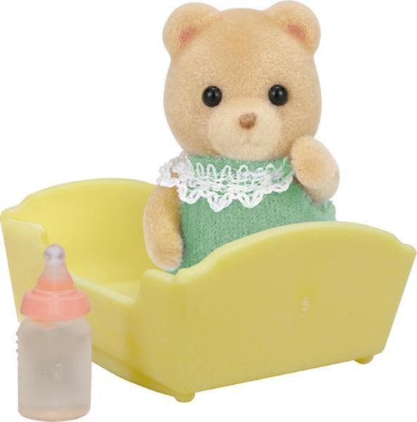 The child bears Sylvanian 5073 p6