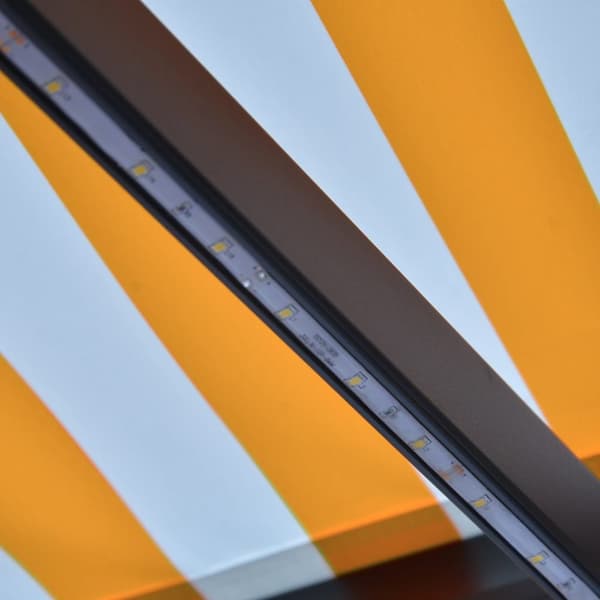 vidaXL Markis manuellt infällbar med LED 300x250 cm gul och vit - Markiser