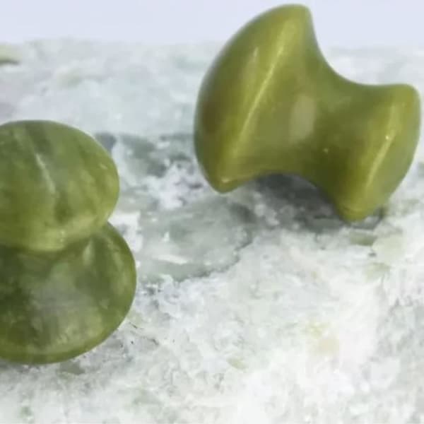 Gua Sha - Sun&amp;Sia - Grön Jade Champignon - Ansikts- och Kroppsmassage - Åldrande motverkande - Avkoppling
