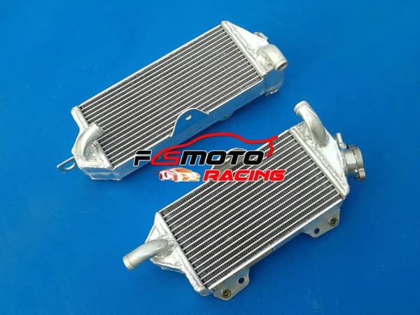 Aluminiumkøler til Kawasaki KX500, perfekt pasform til modellerne 1988-2004, effektiv køleydelse, holdbar legeringskonstruktion.