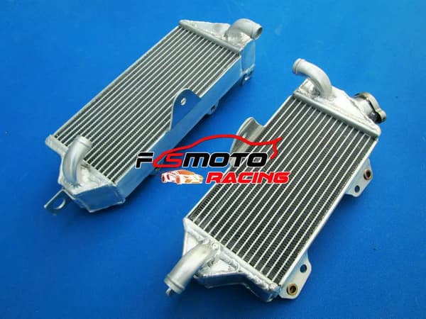 Aluminiumkøler til Kawasaki KX500, perfekt pasform til modellerne 1988-2004, effektiv køleydelse, holdbar legeringskonstruktion.