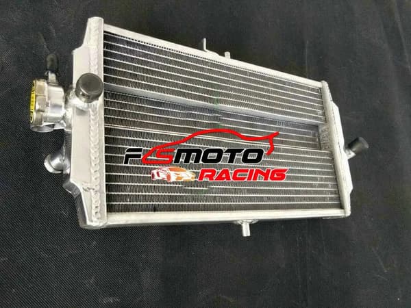 Alumiininen jäähdytin, suunniteltu Honda RS125:lle, kevyt seosteräsrakenteinen, parannettu jäähdytysuudistus.
